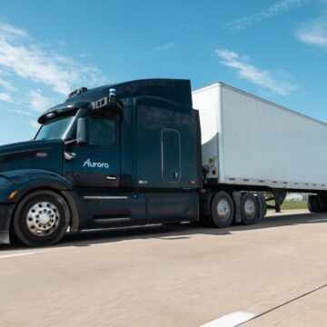 FMCSA says no to driverless trucking companies who wanted exemption from reflective triangles rule for stopped CMVs