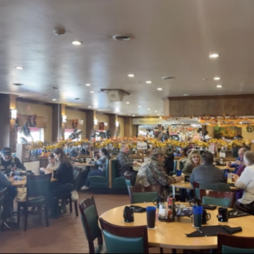 Idaho truck stop continues tradition of free Thanksgiving meals for truck drivers