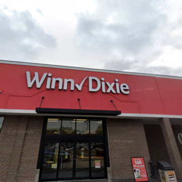 Semi truck fatally struck pedestrian at grocery store loading dock, Florida police say