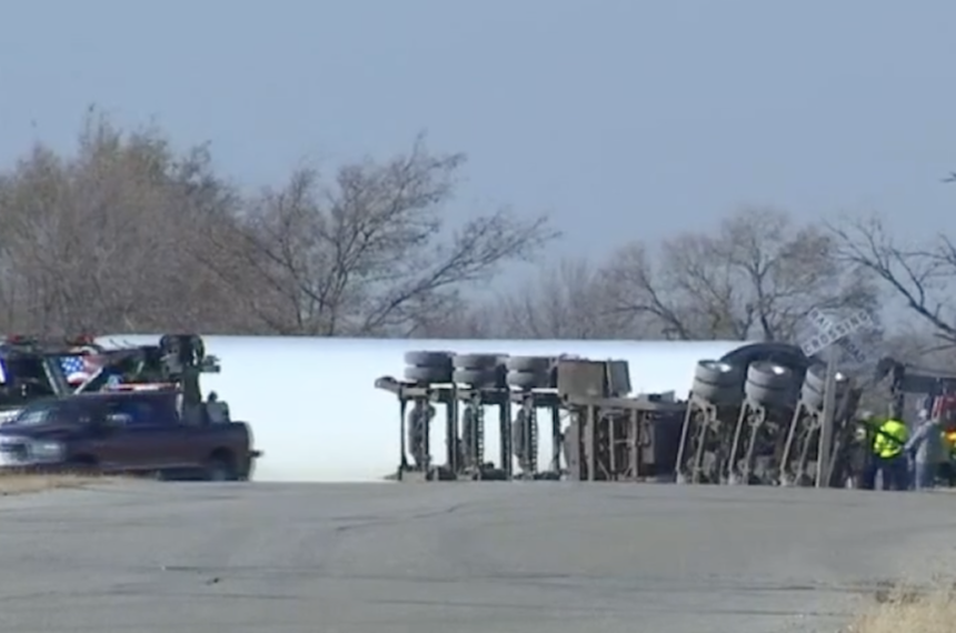 Semi’s trailer snaps in half hauling oversize wind turbine