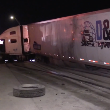 Screenshot-2024-12-20-at-9.52.24-AM-1.png Road debris causes swerve that wrecks three semi trucks on Texas/Louisiana border