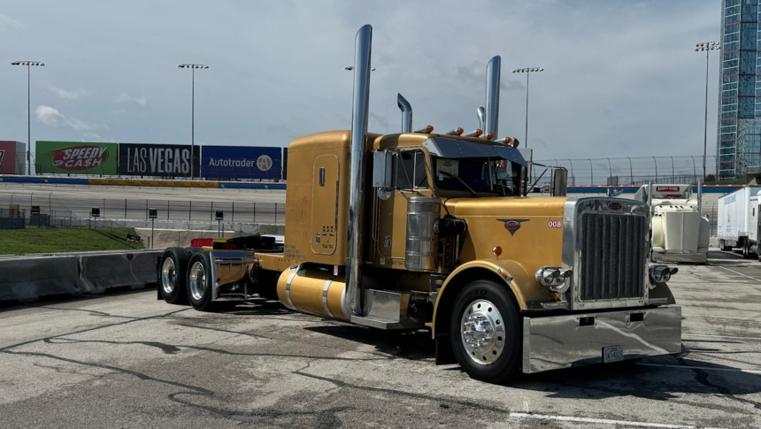 The 1984 Peterbilt 359 at the heart of Rafael Gonzales’ family