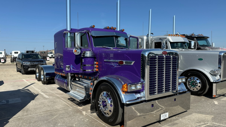 Dylan McCrabb Trucking’s custom 2024 Peterbilt 389X