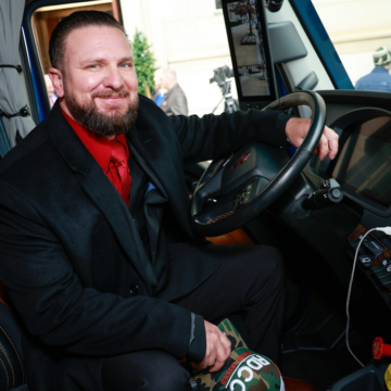 troxell.6761cc95b2049.png DAT acquires Trucker Tools | Purple Heart recipient Army vet wins new T680