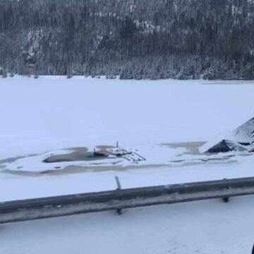 Trucker escapes rig just before it’s swallowed by icy lake