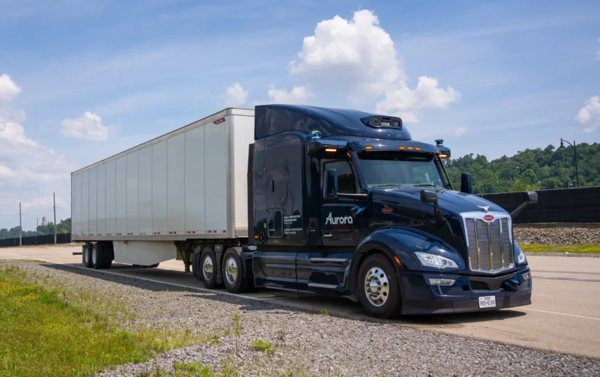 Driverless trucking company takes FMCSA to court in war over warning triangles
