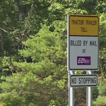 Feds warn drivers about unpaid toll scam texts