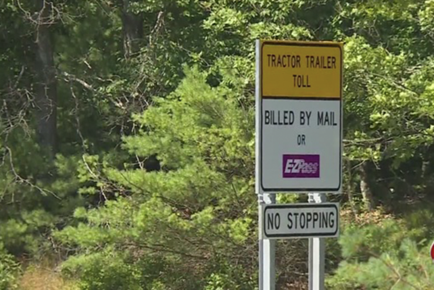 Feds warn drivers about unpaid toll scam texts