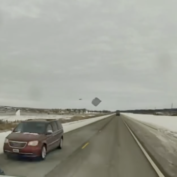 Dash cam shows semi’s windshield absolutely obliterated by ice chunk flying off minivan