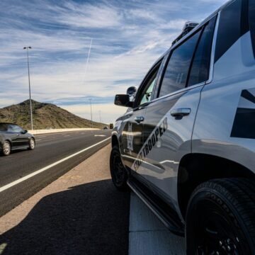 Arizona lawmaker wants big signs and $500 fines to keep slow pokes out of the left lane