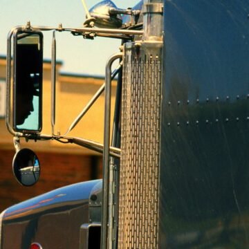 Utah drivers with recent violent felony convictions would be barred from holding a CDL under new bill