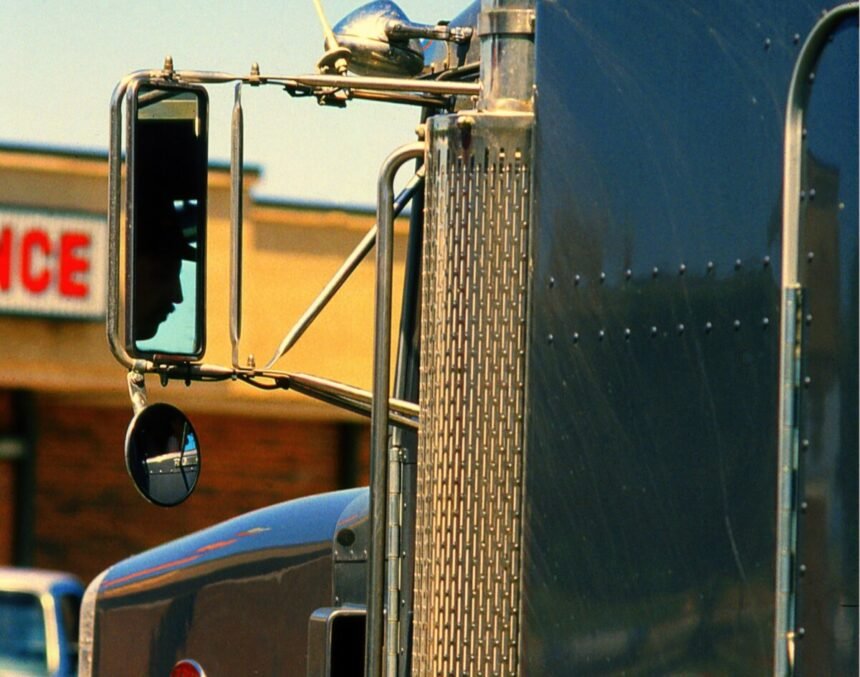 Utah drivers with recent violent felony convictions would be barred from holding a CDL under new bill