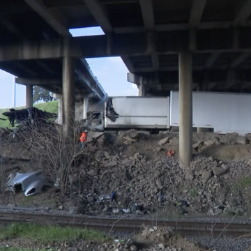 Semi truck crushes second driver after falling off I-20